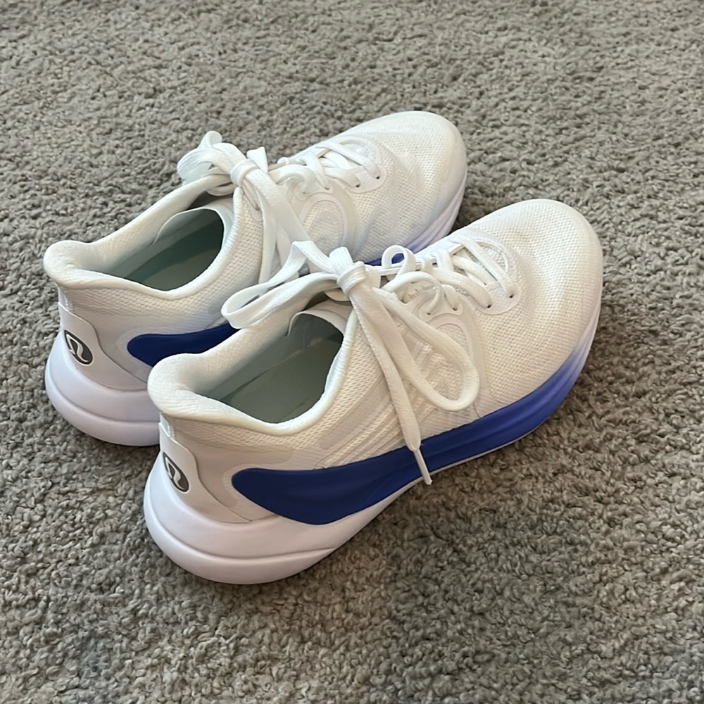 Lululemon Blissfeel Running Shoes size 9